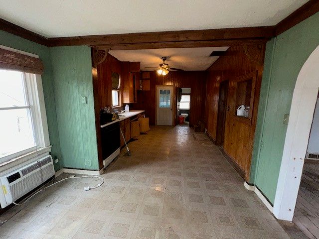 3011 Black Hawk Ave, Oxford, IA 52322