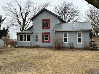 3011 Black Hawk Ave, Oxford, IA 52322