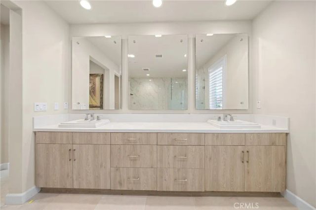 113 Gentle Breeze, Irvine, CA 92602