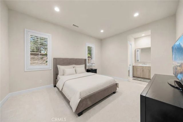 113 Gentle Breeze, Irvine, CA 92602