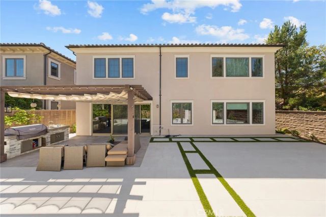 113 Gentle Breeze, Irvine, CA 92602