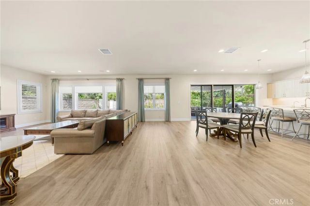 113 Gentle Breeze, Irvine, CA 92602