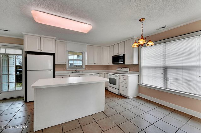 3032 Edward Court B, Winterville, NC 28590