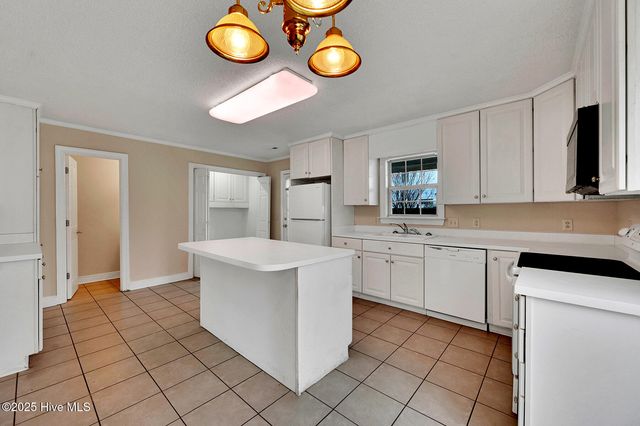 3032 Edward Court B, Winterville, NC 28590