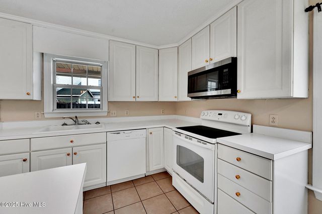 3032 Edward Court B, Winterville, NC 28590