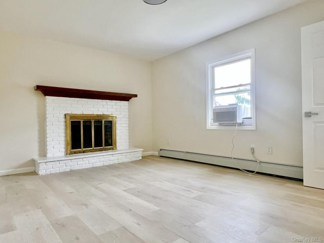 33 Cherry Lane, Carle Place, NY 11514