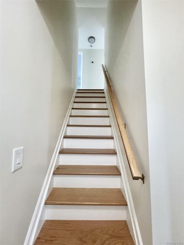 33 Cherry Lane, Carle Place, NY 11514