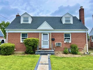33 Cherry Lane, Carle Place, NY 11514