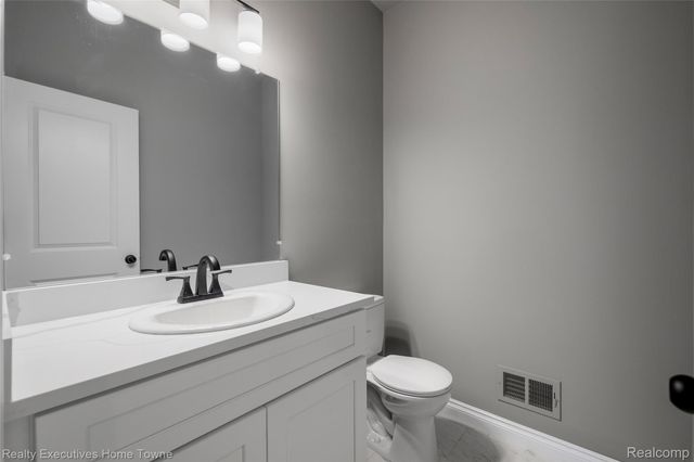 35603 Addison Drive, New Baltimore, MI 48047