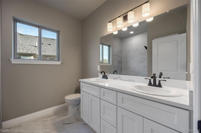 35603 Addison Drive, New Baltimore, MI 48047