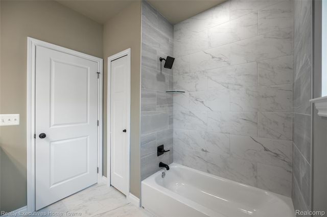 35603 Addison Drive, New Baltimore, MI 48047