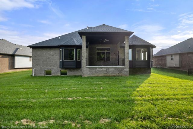 35603 Addison Drive, New Baltimore, MI 48047