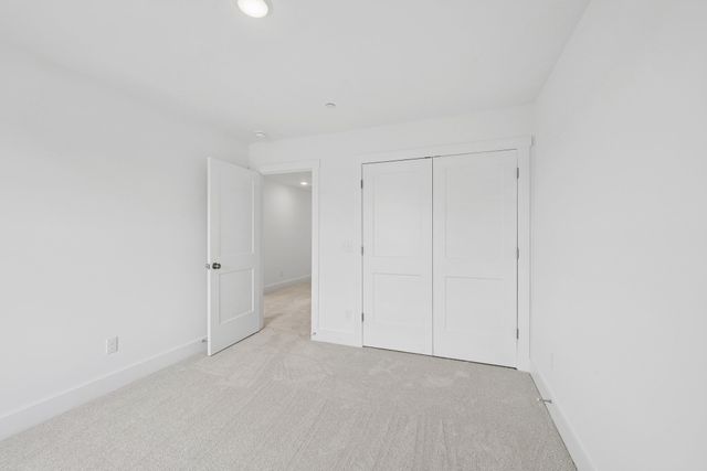 2601 Peaceful Valley Dr, Columbia, TN 38401