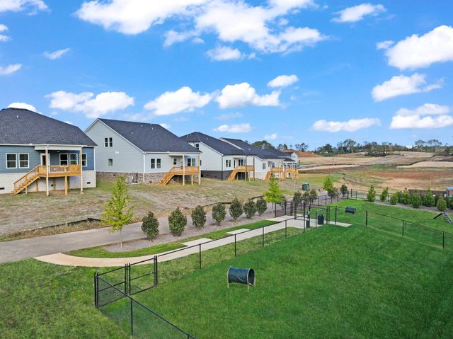 2601 Peaceful Valley Dr, Columbia, TN 38401