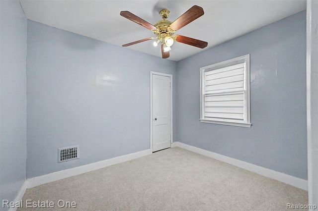 6128 Yinger Avenue, Dearborn, MI 48126