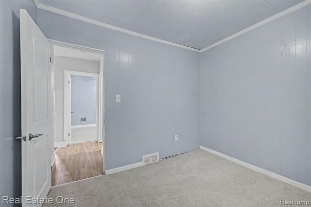 6128 Yinger Avenue, Dearborn, MI 48126