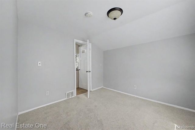 6128 Yinger Avenue, Dearborn, MI 48126