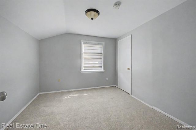 6128 Yinger Avenue, Dearborn, MI 48126