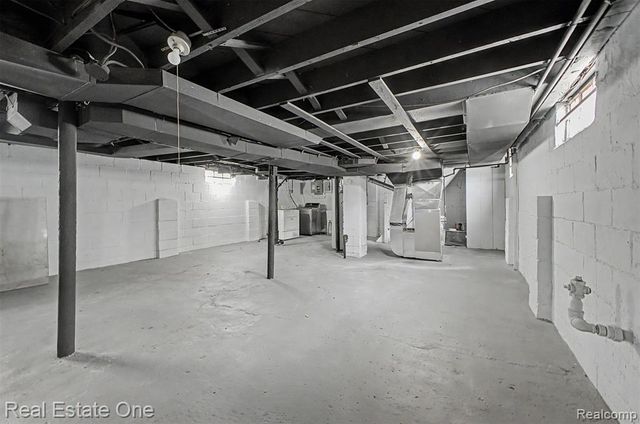 6128 Yinger Avenue, Dearborn, MI 48126