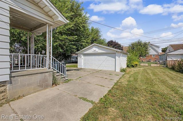 6128 Yinger Avenue, Dearborn, MI 48126