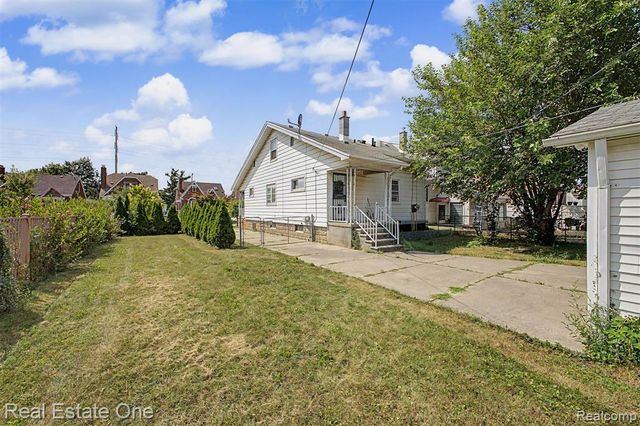 6128 Yinger Avenue, Dearborn, MI 48126
