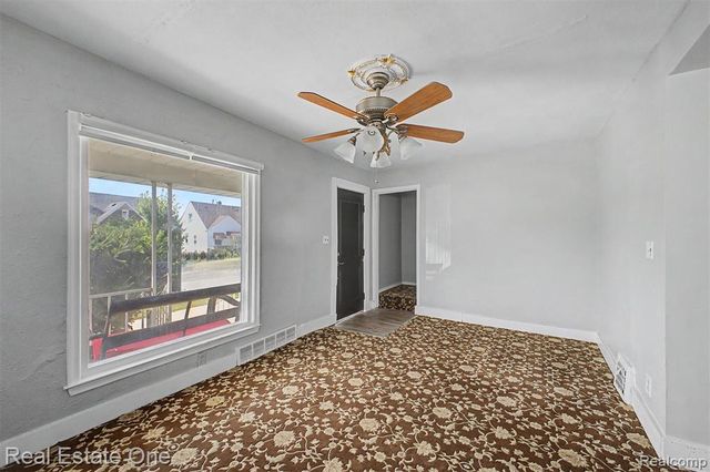 6128 Yinger Avenue, Dearborn, MI 48126
