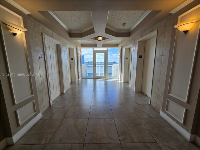 5085 NW 7th St 1506, Miami, FL 33126