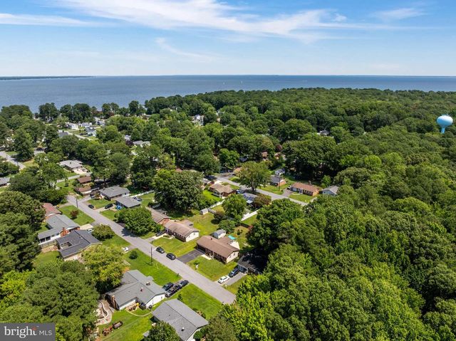 7039 DOVER AVE, North Beach, MD 20714
