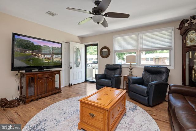 7039 DOVER AVE, North Beach, MD 20714
