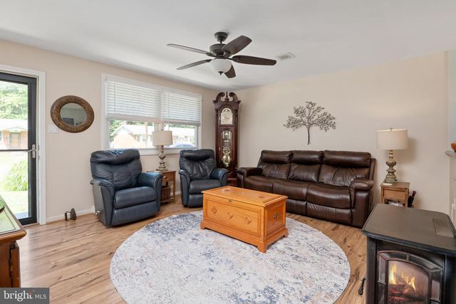 7039 DOVER AVE, North Beach, MD 20714
