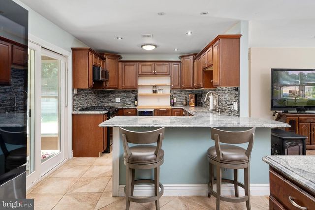 7039 DOVER AVE, North Beach, MD 20714