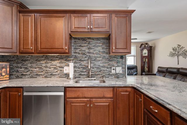 7039 DOVER AVE, North Beach, MD 20714