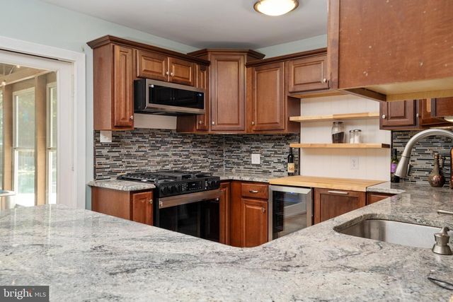 7039 DOVER AVE, North Beach, MD 20714