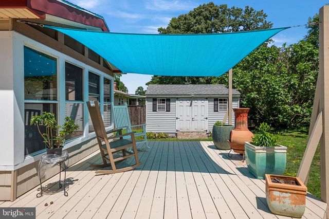 7039 DOVER AVE, North Beach, MD 20714