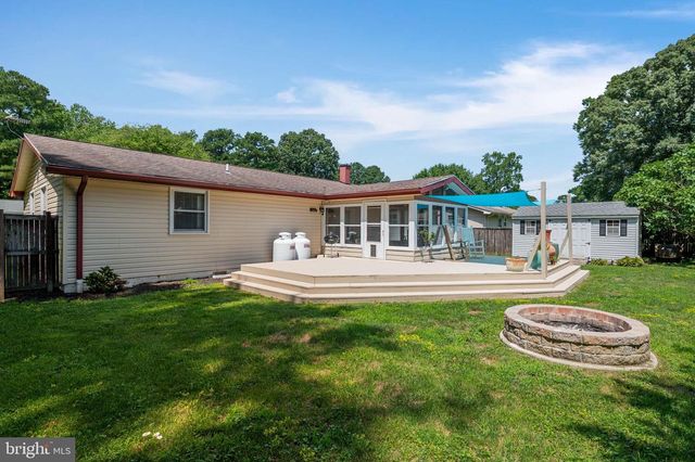 7039 DOVER AVE, North Beach, MD 20714
