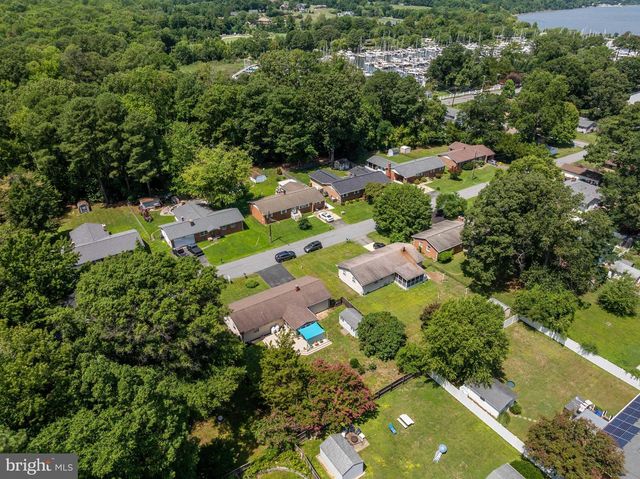 7039 DOVER AVE, North Beach, MD 20714