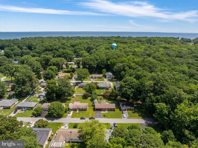 7039 DOVER AVE, North Beach, MD 20714