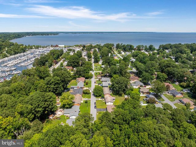 7039 DOVER AVE, North Beach, MD 20714