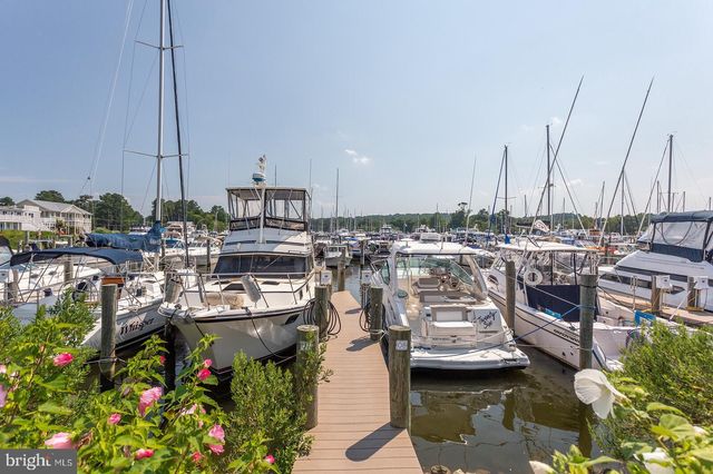 7039 DOVER AVE, North Beach, MD 20714