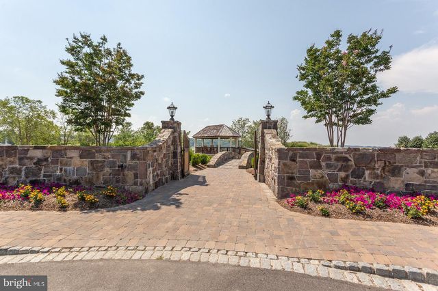 7039 DOVER AVE, North Beach, MD 20714
