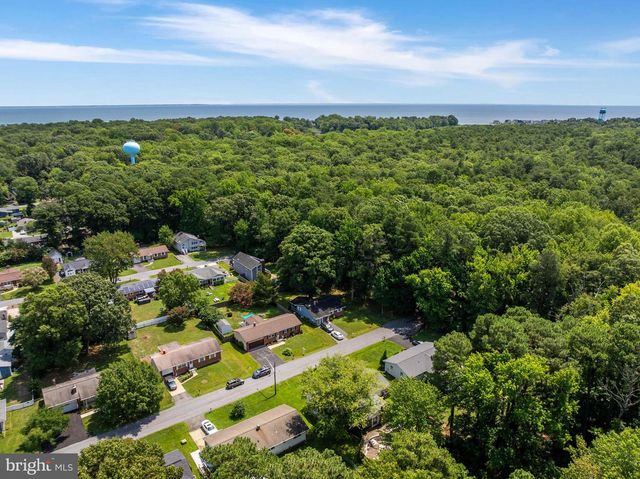 7039 DOVER AVE, North Beach, MD 20714