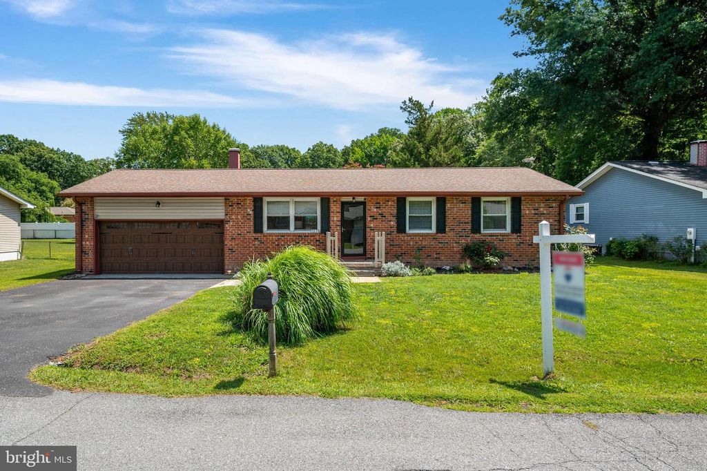 7039 DOVER AVE, North Beach, MD 20714