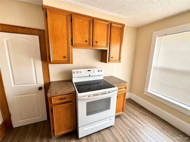 328 S Georgia Avenue, Mercedes, TX 78570