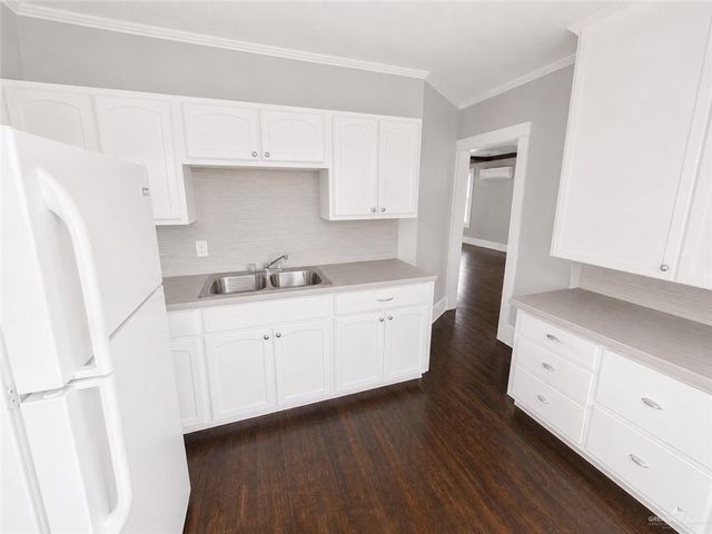 328 S Georgia Avenue, Mercedes, TX 78570