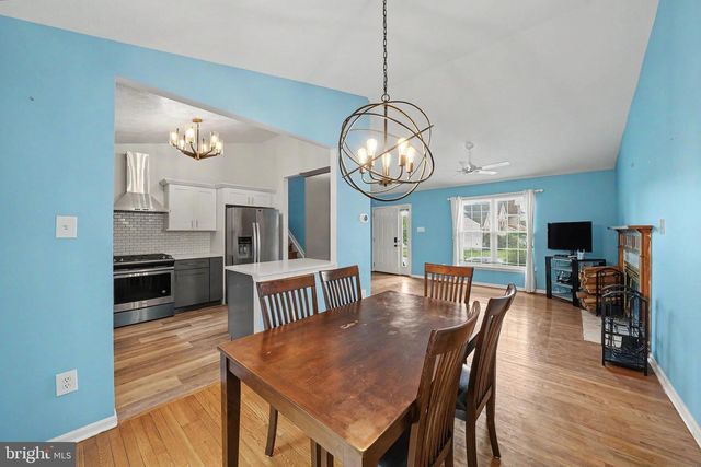 206 MACDUFF RD, Newark, DE 19711
