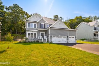 40 Waterford Avenue East, Colonie, NY 12110
