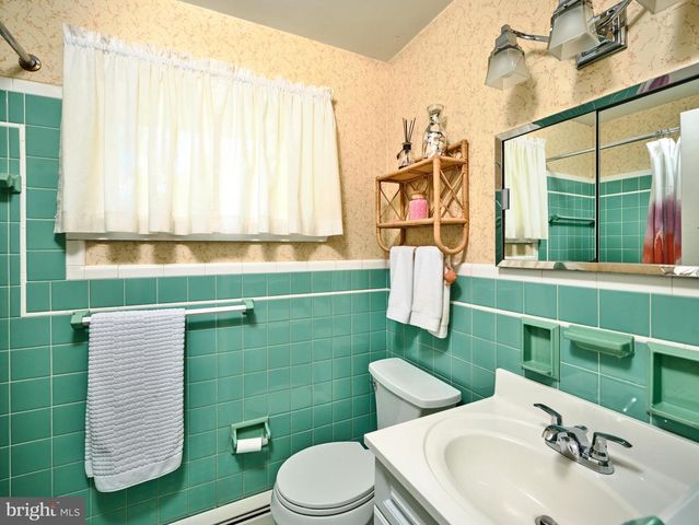 333 SPRING HOUSE RD, Newtown, PA 18940