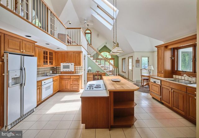 333 SPRING HOUSE RD, Newtown, PA 18940