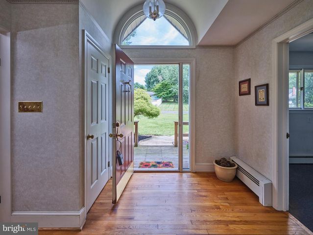 333 SPRING HOUSE RD, Newtown, PA 18940
