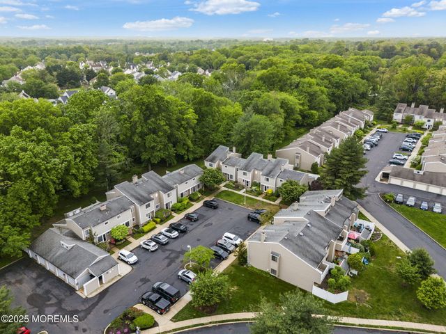 8 Fern Court, Tinton Falls, NJ 07724